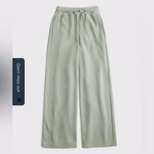 A&F High Rise Sunday Wide Leg Sweatpant - Frosty Olive